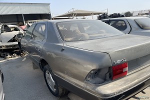 سيارة لكزس LS 1995
