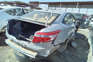 سيارة تويوتا يارس 2015