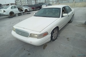 سيارة فورد كروان فكتوريا 2000