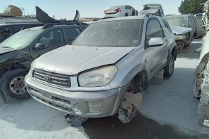 سيارة تويوتا راف فور 2003