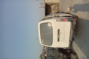 سيارة نيسان اورفان 2001