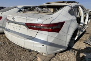 سيارة تويوتا افالون 2016