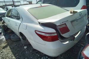 سيارة لكزس LS 2006