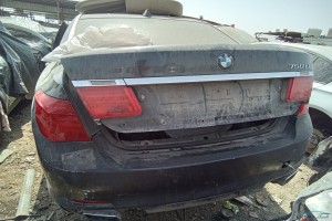 سيارة بي ام دبليو الفئة السابعه 2011