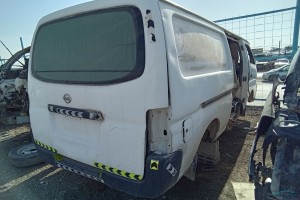 سيارة نيسان اورفان 2008