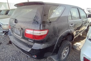 سيارة تويوتا فورتشنر 2009