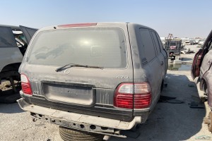 سيارة لكزس LX 2002