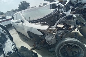 سيارة نيسان مكسيما 2015