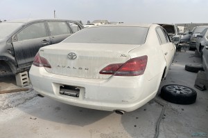 سيارة تويوتا افالون 2008