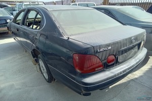 سيارة لكزس GS 1998
