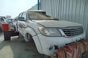 سيارة تويوتا هايلوكس 2014