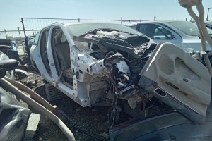 سيارة جيب جراند شيروكي 2015