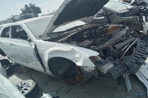 سيارة كرايسلر M300 2014