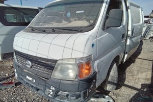 سيارة نيسان اورفان 2008