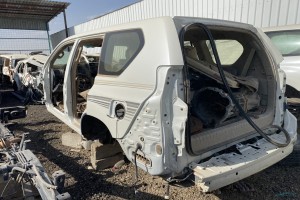 سيارة تويوتا برادو 2012