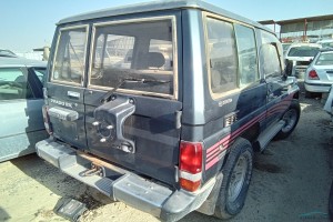 سيارة تويوتا برادو 1992