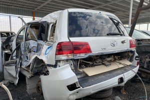 سيارة تويوتا لاندكروز 2016