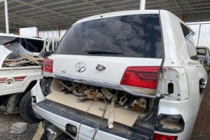 سيارة تويوتا لاندكروز 2016