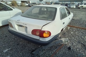 سيارة تويوتا كورولا 1998