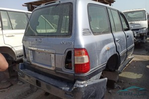 سيارة لكزس LX 2002
