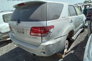 سيارة تويوتا فورتشنر 2009