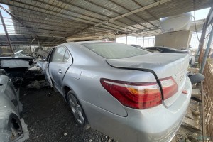 سيارة لكزس LS 2012