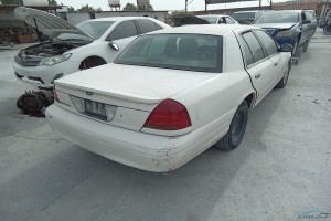 سيارة فورد كروان فكتوريا 2000