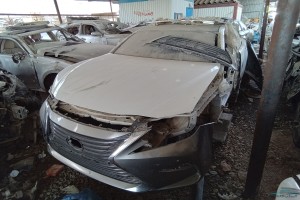 سيارة لكزس ES 2016