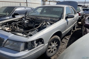 سيارة فورد جراند ماركيز 2004