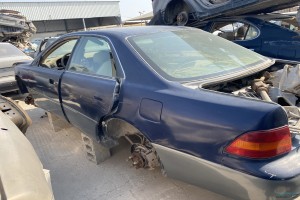 سيارة لكزس LS 1998