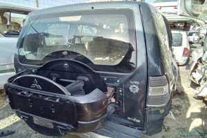 سيارة ميتسوبيشي باجيرو 2007