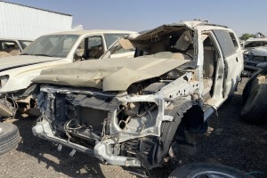 سيارة ميتسوبيشي باجيرو 2015