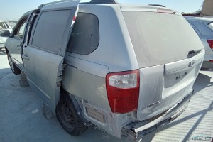 سيارة كيا كارنيفال 2008