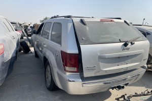 سيارة جيب جراند شيروكي 2005