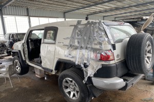 سيارة تويوتا اف جي 2016