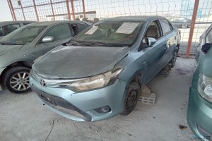 سيارة تويوتا يارس 2014