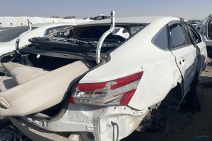 سيارة تويوتا افالون 2014