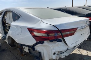 سيارة تويوتا افالون 2016