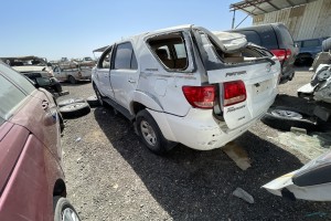 سيارة تويوتا فورتشنر 2008