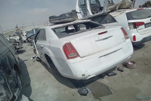 سيارة كرايسلر M300 2014