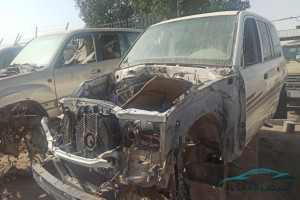 سيارة تويوتا لاندكروز 1998