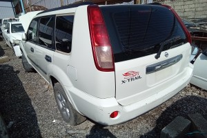 سيارة نيسان اكس تريل 2011