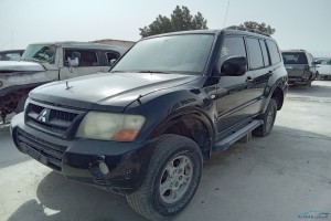 سيارة ميتسوبيشي باجيرو 2002