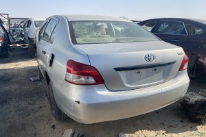 سيارة تويوتا يارس 2011