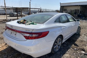 سيارة هونداي ازيرا 2015