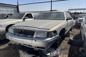 سيارة فورد جراند ماركيز 2010