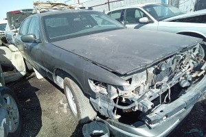 سيارة فورد جراند ماركيز 1999