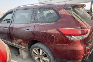 سيارة نيسان باثفندر 2013