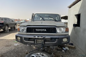 سيارة تويوتا ربع 2015