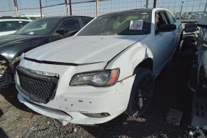 سيارة كرايسلر C300 2011